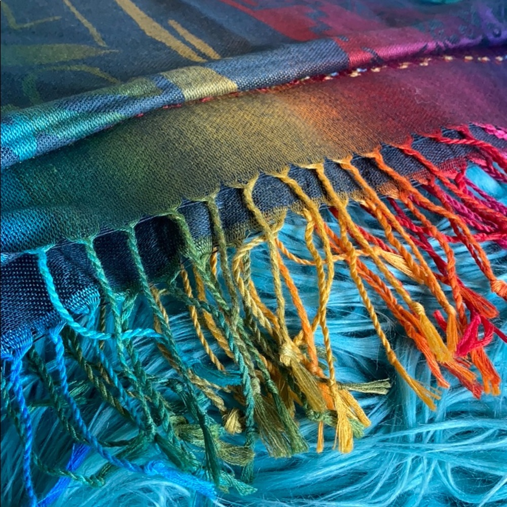 Beautiful pashmina/shawl - Picture 9 of 13